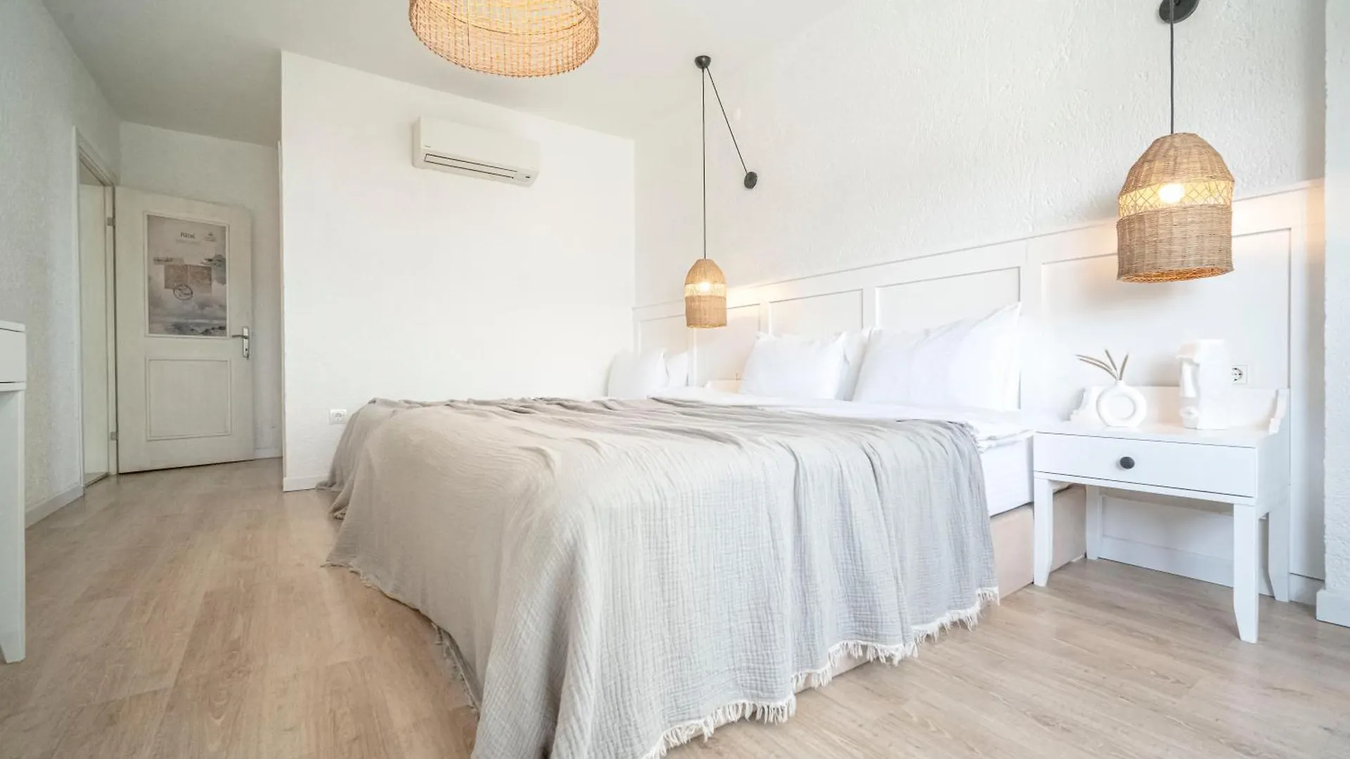 Sandal Alacati - Adult Only