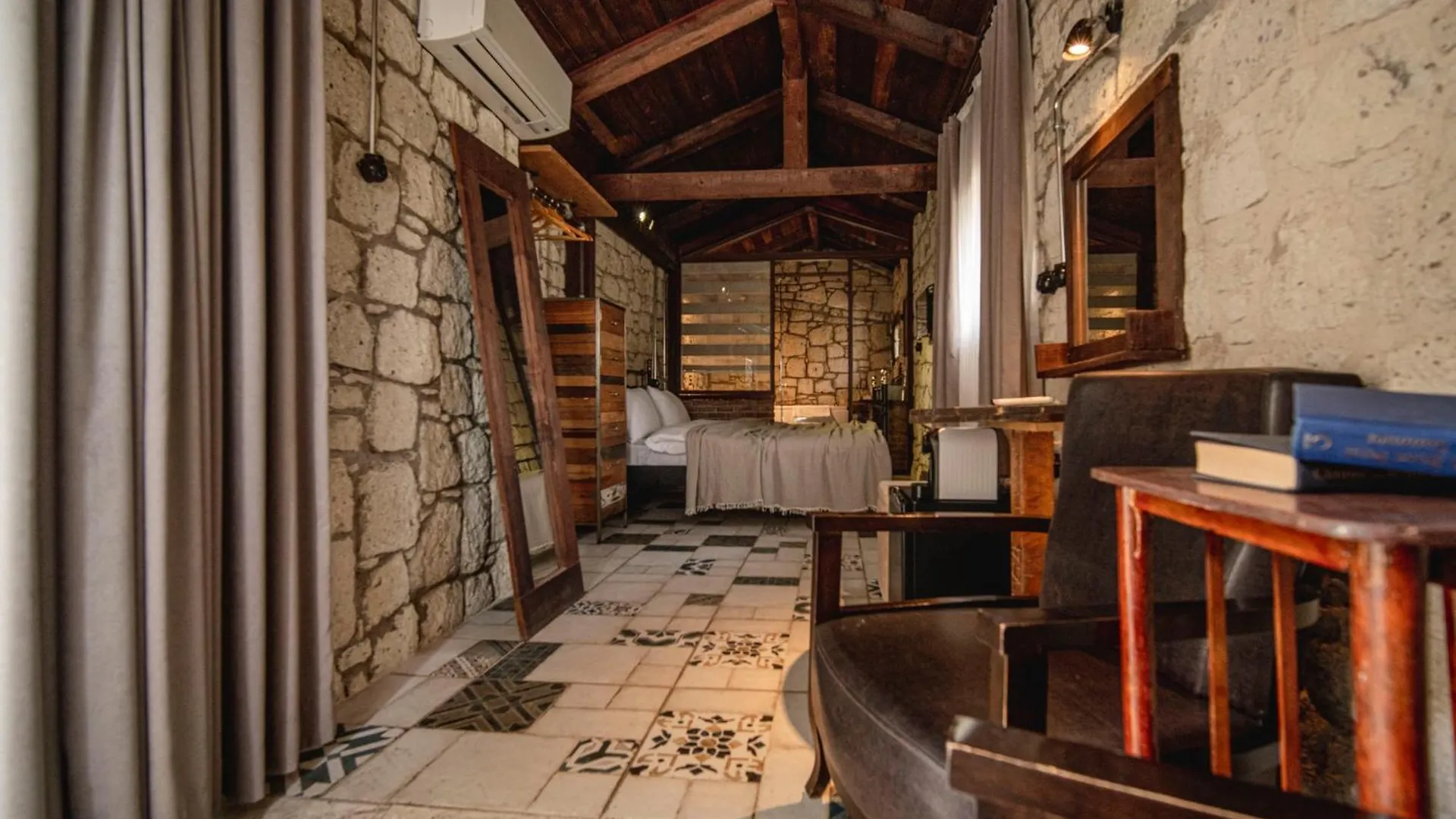 Sandal Alacati - Adult Only
